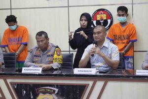 Polisi Berhasil Ungkap Motif Lempar Bondet Rumah Ketua KPPS di Pamekasan, Tersangka Diamankan