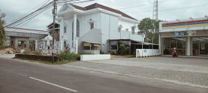 Sempadan Sungai di Sumenep Banyak Berdiri Bangunan Permanen, Melanggarkah???